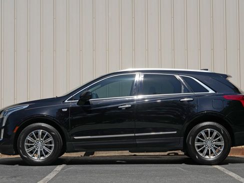 Used 2017 Cadillac XT5 Luxury w/ Driver Awareness Package FWD image 8