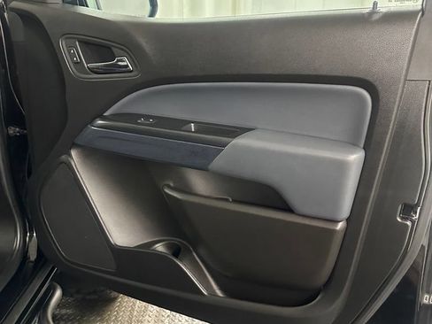 Used 2021 Chevrolet Colorado Z71 w/ Z71 Midnight Edition AWD/4WD image 35