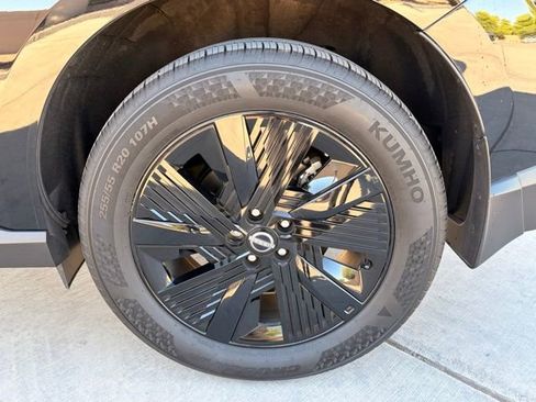 Used 2025 Nissan Murano SV AWD/4WD image 5