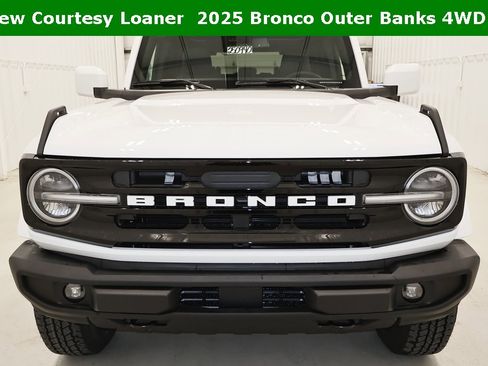 New 2025 Ford Bronco Outer Banks image 3