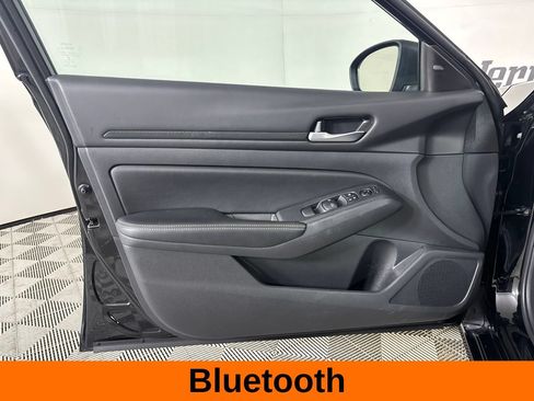 Used 2025 Nissan Altima 2.5 SV FWD image 10