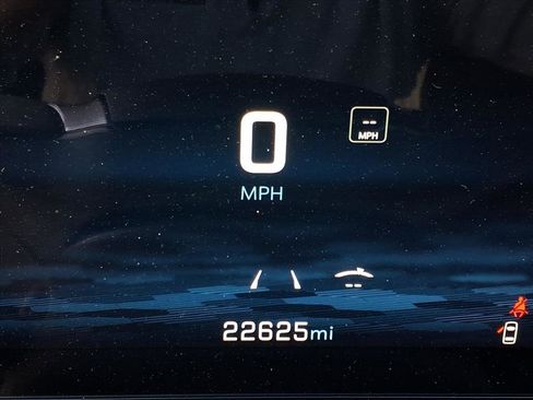 Used 2025 Chevrolet Equinox LT image 18