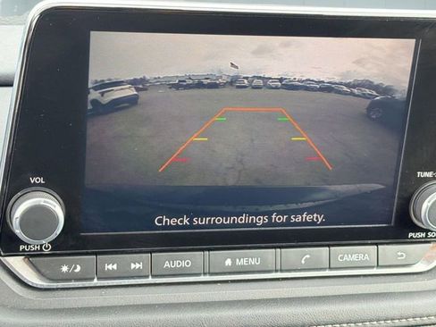 Used 2025 Nissan Rogue SV image 14