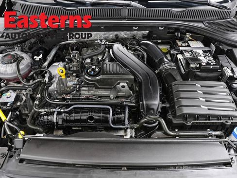 Used 2025 Volkswagen Jetta SE FWD image 7