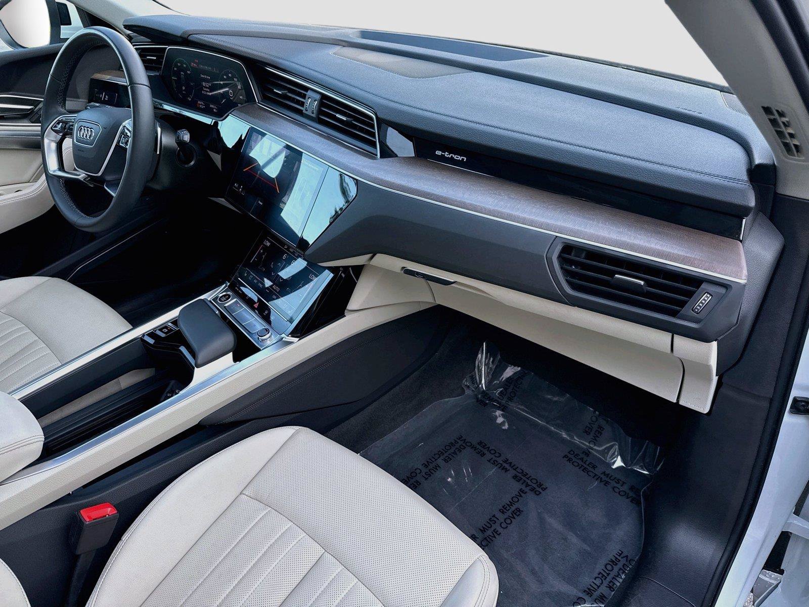 Certified 2024 Audi Q8 e-tron Premium Plus AWD/4WD image 31