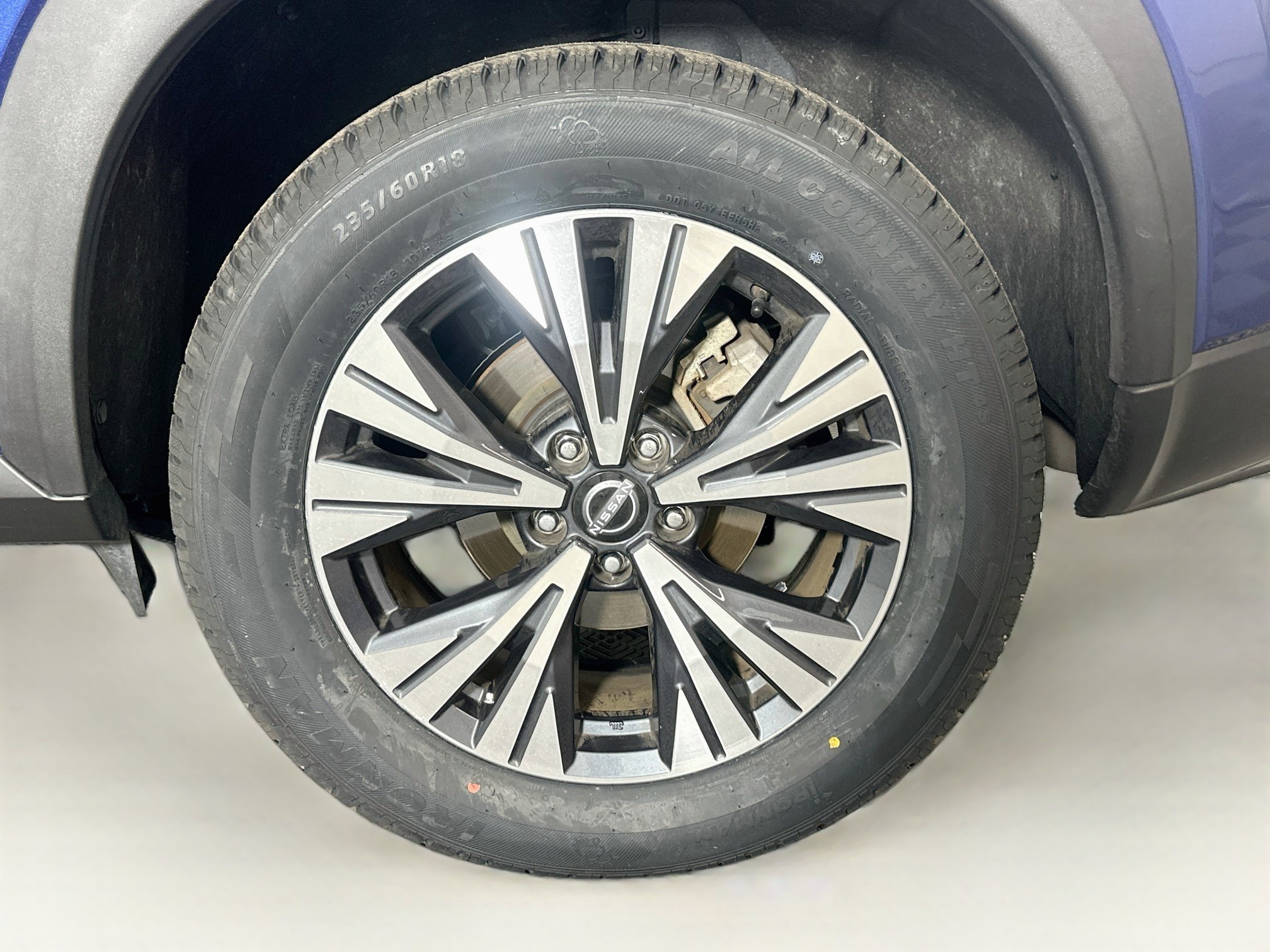 Used 2023 Nissan Rogue SV FWD image 11