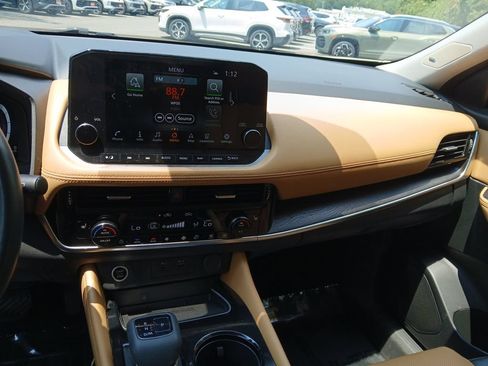 Used 2023 Nissan Rogue Platinum w/ Platinum Premium Package AWD/4WD image 36