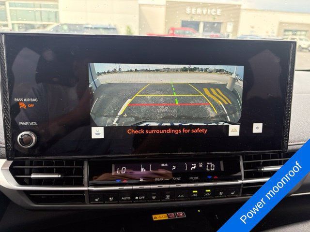 Used 2025 Toyota Sienna Limited AWD/4WD image 11
