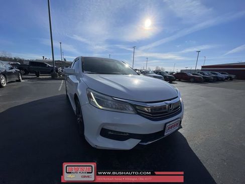 Used 2017 Honda Accord Touring image 35