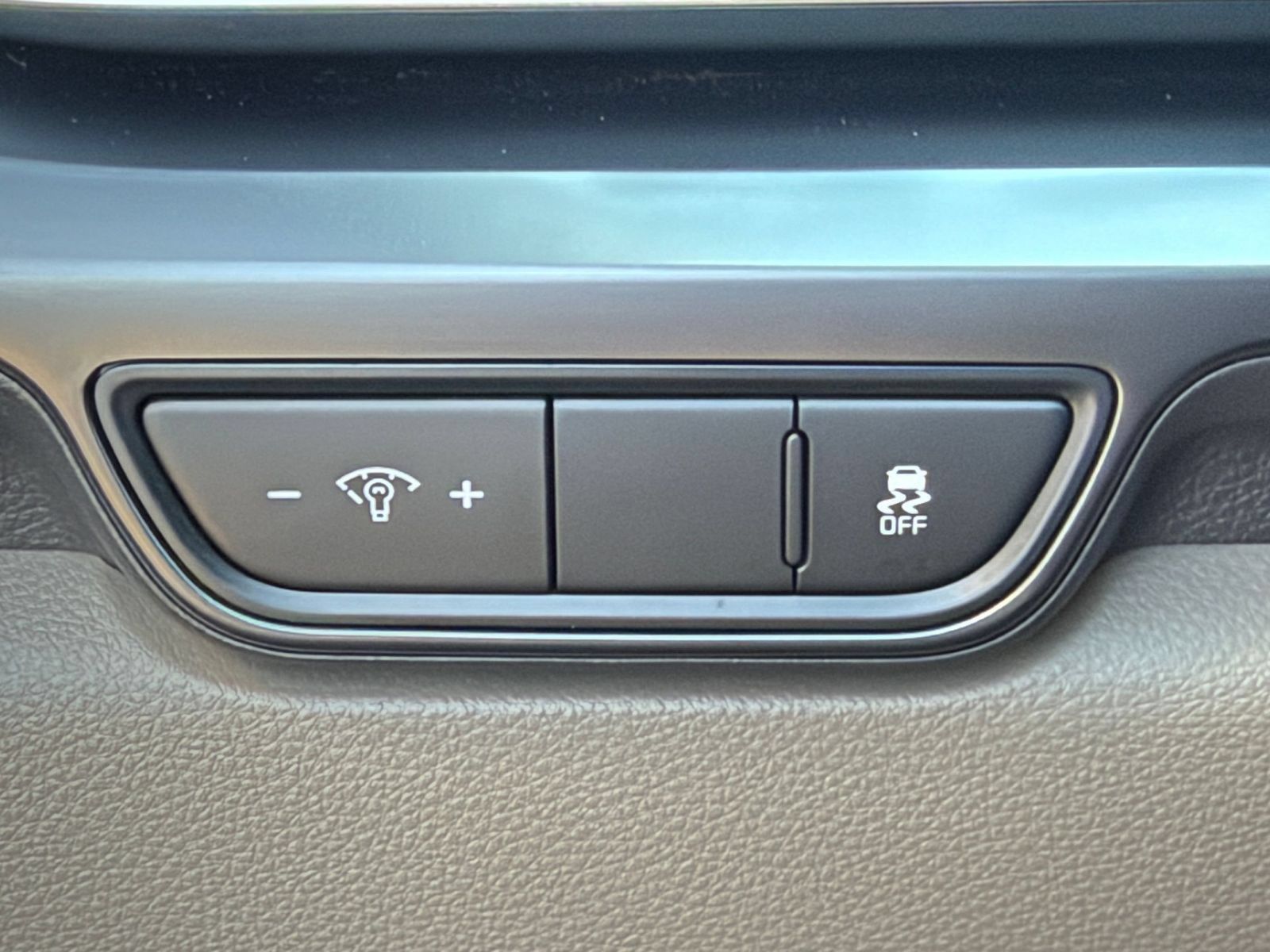 Used 2026 Kia Carnival FWD image 33