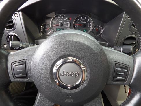 Used 2006 Jeep Commander Limited w/ Trailer Tow Group IV image 23