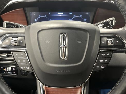 Used 2024 Lincoln Navigator Premiere AWD/4WD image 18