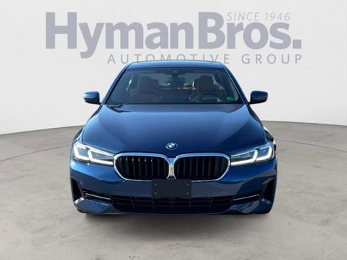 Used 2022 BMW 530i xDrive w/ Premium Package image 8