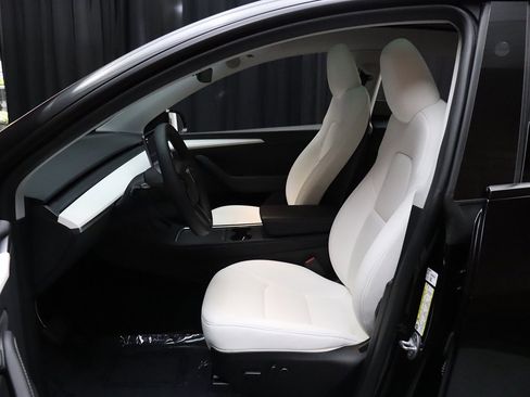 Used 2023 Tesla Model Y Performance image 48