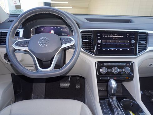 Used 2022 Volkswagen Atlas SE image 12