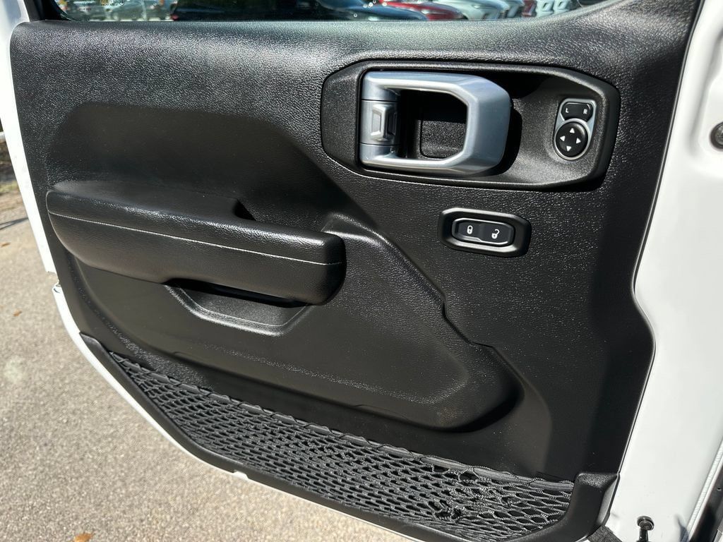 Used 2022 Jeep Gladiator Sport AWD/4WD image 21
