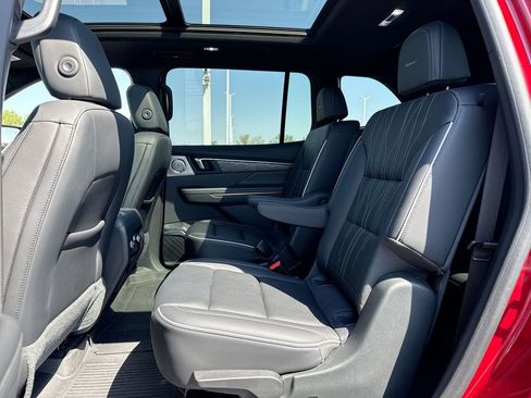 Used 2025 Buick Enclave Avenir w/ Trailering Package, 5000 lbs. AWD/4WD image 23