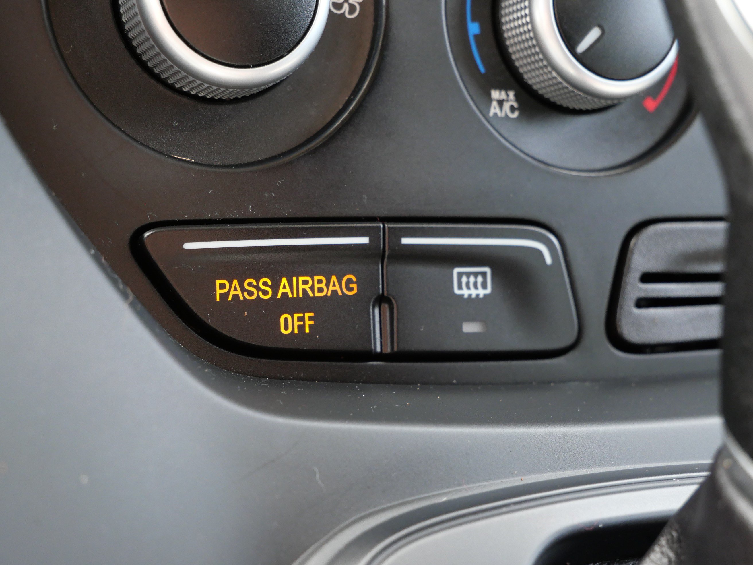 Used 2015 Ford Escape SE FWD image 33