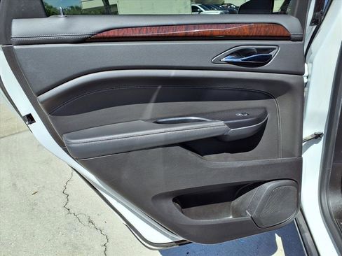 Used 2016 Cadillac SRX Luxury image 17