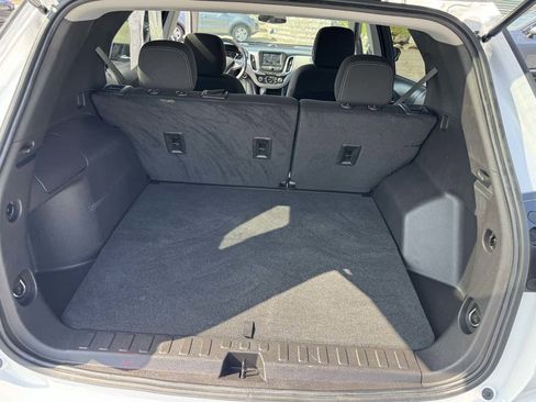 Used 2024 Chevrolet Equinox LS w/ LS Convenience Package image 18