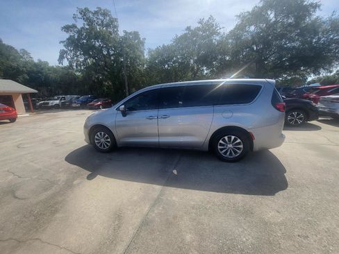 Used 2017 Chrysler Pacifica Touring w/ Tire & Wheel Group FWD image 51