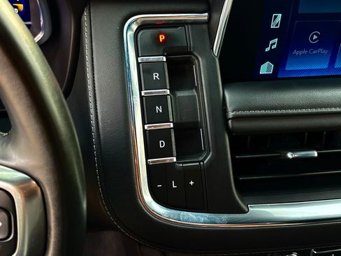 Used 2024 Chevrolet Suburban LT image 33