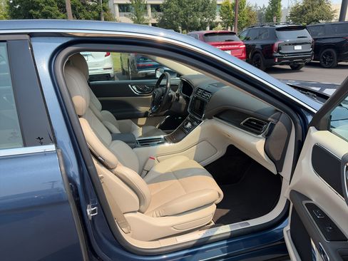Used 2018 Lincoln Continental Select w/ Continental Climate Package AWD/4WD image 19