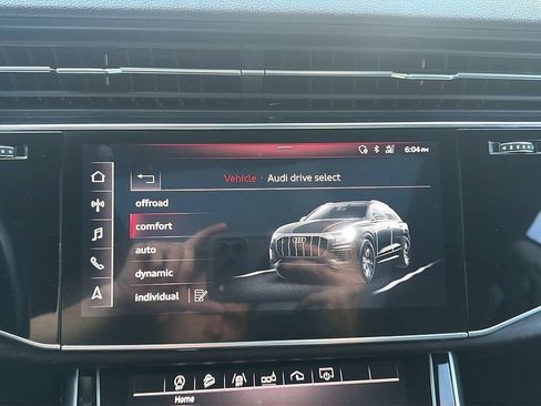 Used 2019 Audi Q8 Premium Plus w/ Premium Plus AWD/4WD image 16