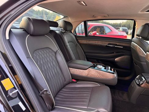 Used 2020 Genesis G90 3.3T Premium RWD image 33