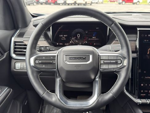 Used 2025 GMC Acadia Denali AWD/4WD image 34
