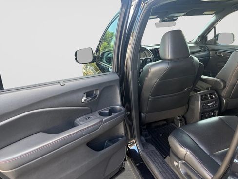 Used 2021 Honda Pilot Black Edition image 14
