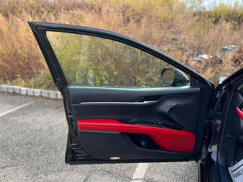 Used 2021 Toyota Camry XSE image 39