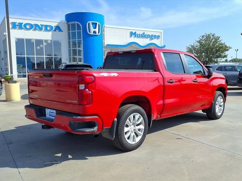 Used 2023 Chevrolet Silverado 1500 Custom image 2