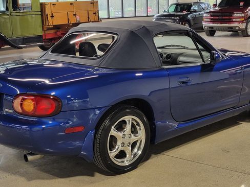 Used 1999 MAZDA MX-5 Miata RWD image 33