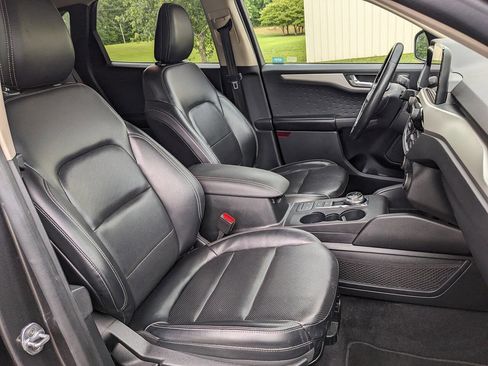 Used 2020 Ford Escape SEL FWD image 32