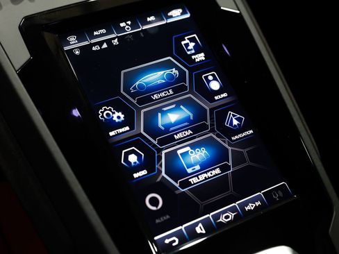 Used 2020 Lamborghini Huracan EVO image 24