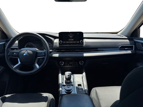 Used 2022 Mitsubishi Outlander ES FWD image 12