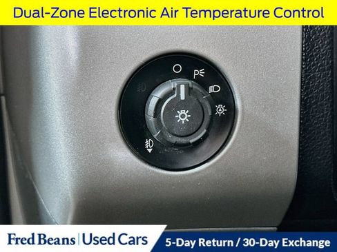 Used 2016 Ford Expedition XLT w/ Equipment Group 202A AWD/4WD image 13