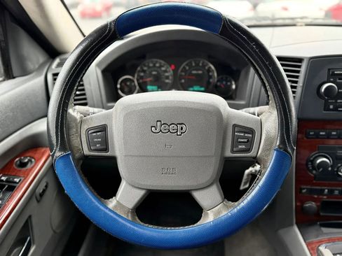Used 2006 Jeep Grand Cherokee Limited image 19