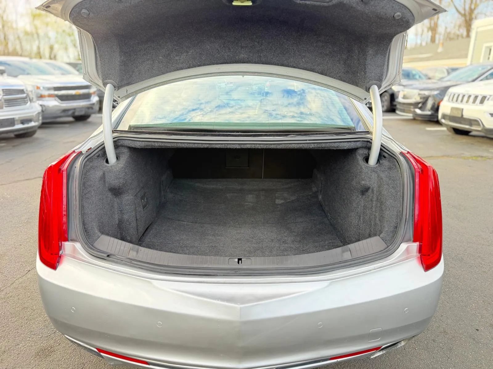 Used 2016 Cadillac XTS Luxury FWD image 28