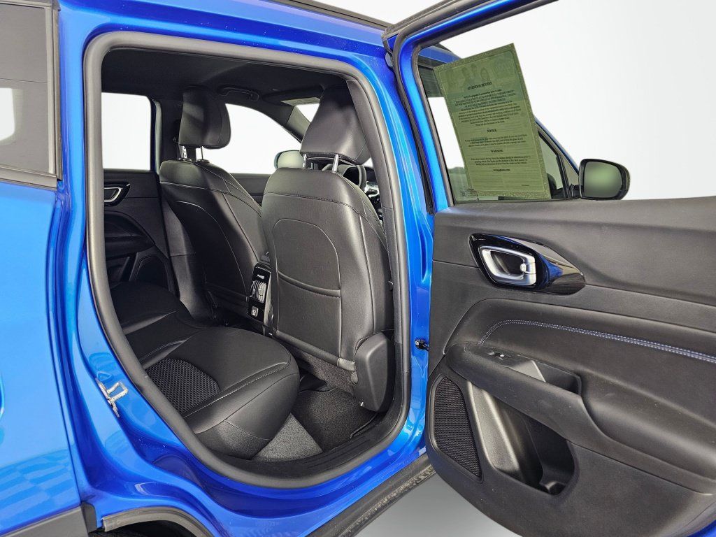New 2026 Jeep Compass Latitude AWD/4WD image 34