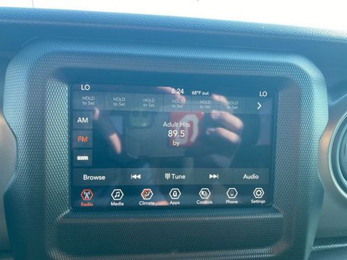 Used 2021 Jeep Wrangler Sport AWD/4WD image 18