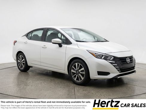 Used 2025 Nissan Versa SV image 1