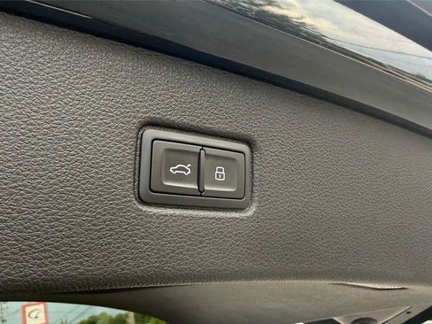 Used 2025 Audi Q7 3.0T Premium Plus AWD/4WD image 37