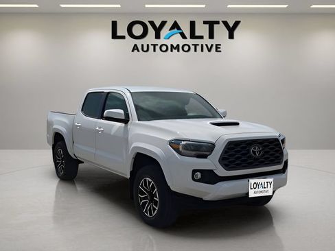 Used 2023 Toyota Tacoma TRD Sport w/ Technology Package AWD/4WD image 7