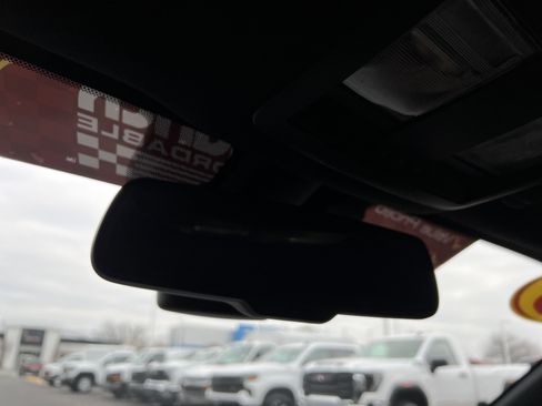 Used 2015 Dodge Challenger SXT w/ Super Sport Group (SS/T) image 26