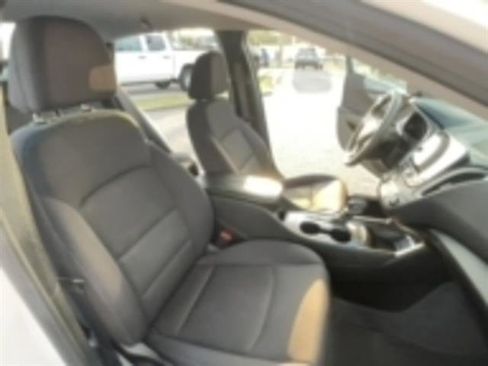 Used 2024 Chevrolet Malibu LT image 9