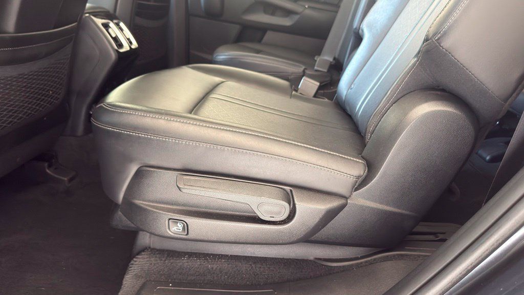 Used 2023 Kia Sorento SX AWD/4WD image 29