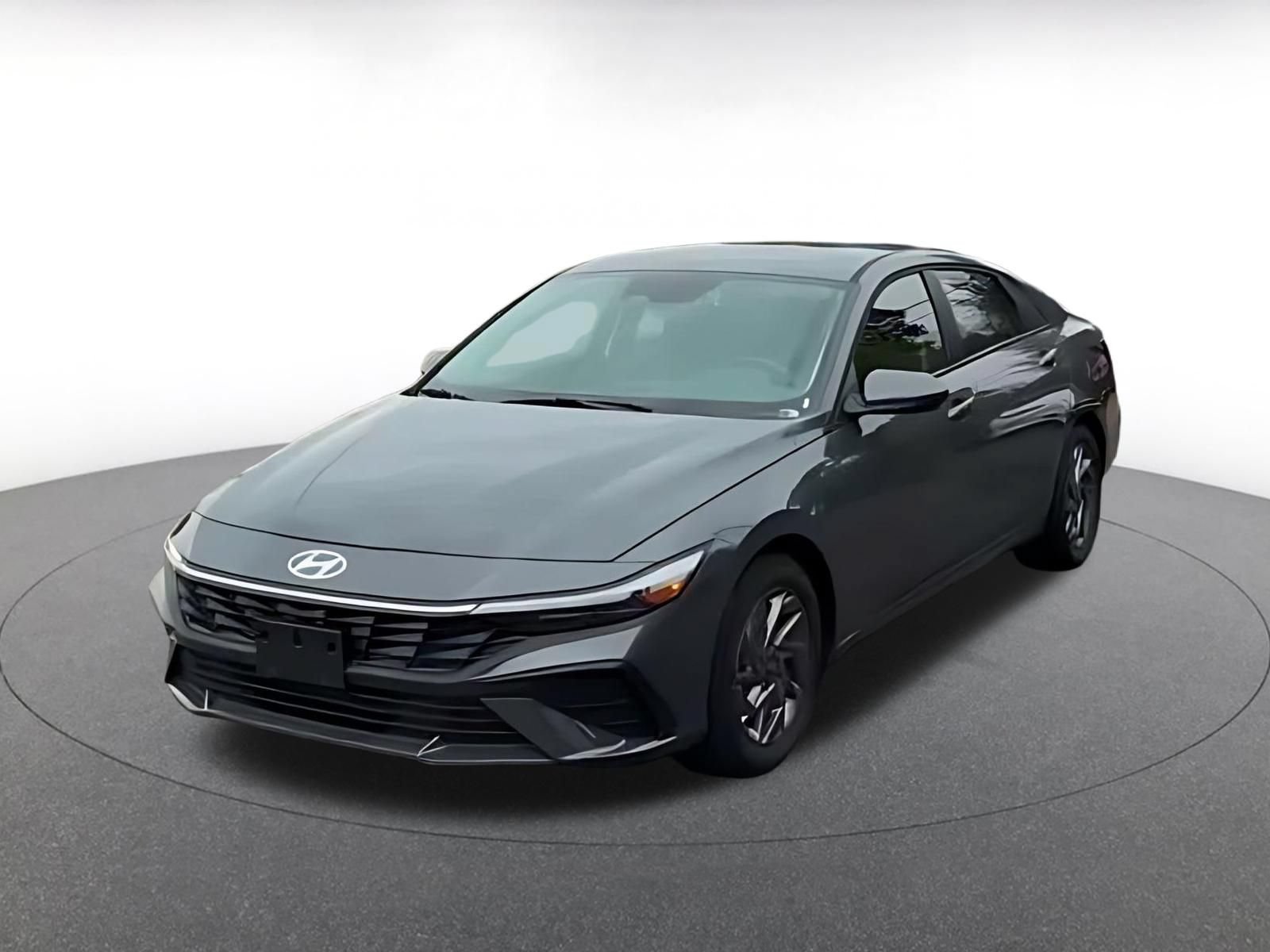 Used 2026 Hyundai Elantra Hybrid FWD image 7