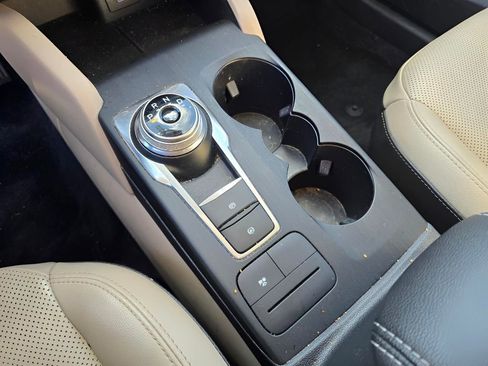 Used 2021 Ford Escape SEL image 19